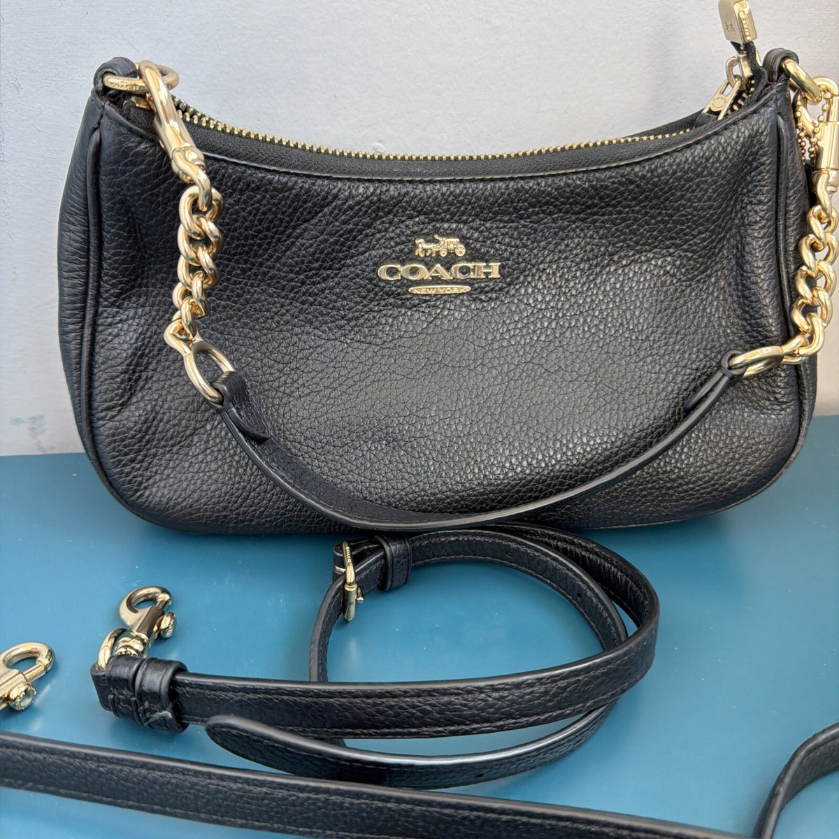 355 Coach Teri Shoulder Bag Black Pebbled Leather Genuine Strap Strap Damage