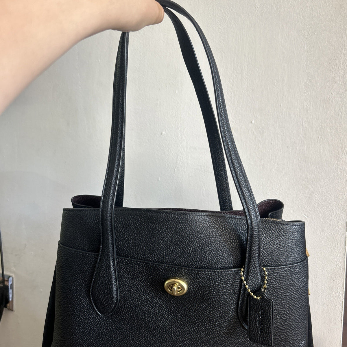 419 Coach Lora Carryall BNWOT in Black