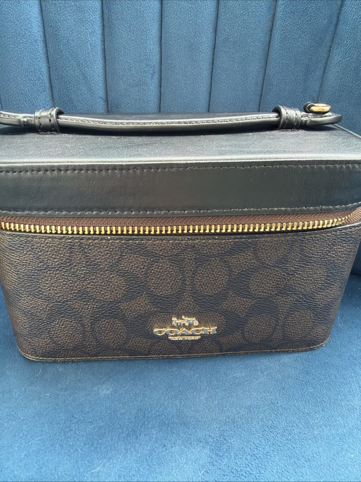 Coach Cosmetic Case In Signature Canvas CW728 Walnut/ Black New - Broken Mirror