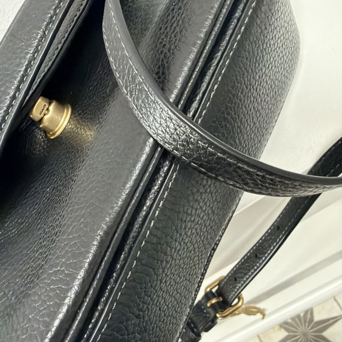 Coach Cassie 19 Black Pebbled Leather Shoulder Bag 4 Straps BN
