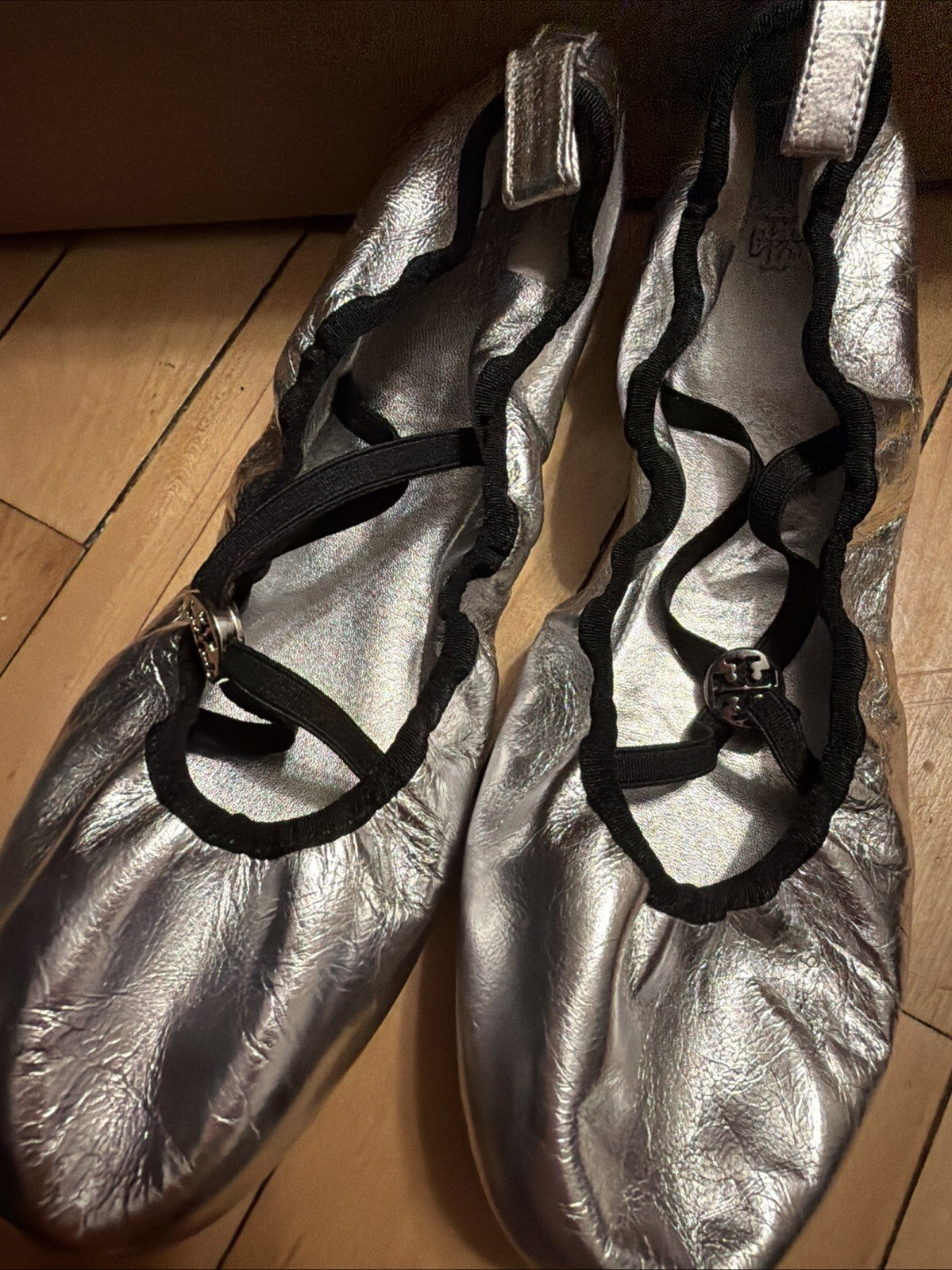 TORY BURCH Soft Scrunch Leather Ballet Flat In Silver Uk 5.5 New