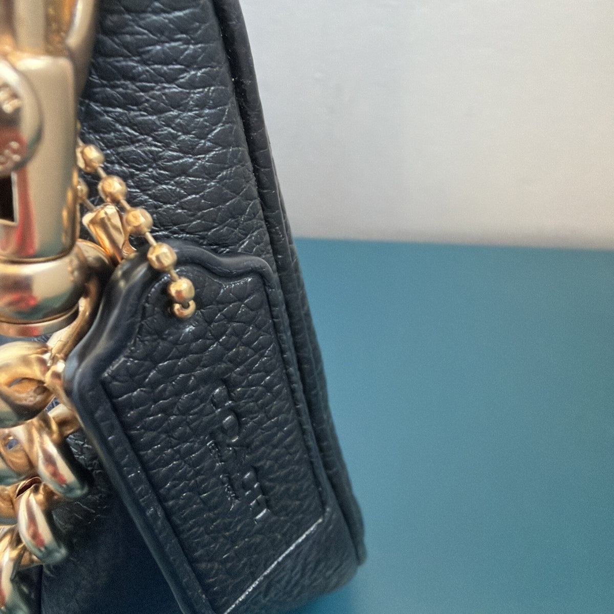 355 Coach Teri Shoulder Bag Black Pebbled Leather Genuine Strap Strap Damage