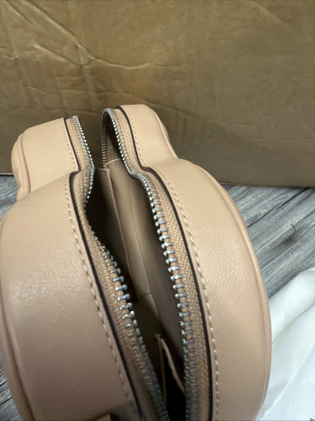BNWT Coach Quilted Leather Heart Crossbody Bag In Buff/Beige Ltd Edition