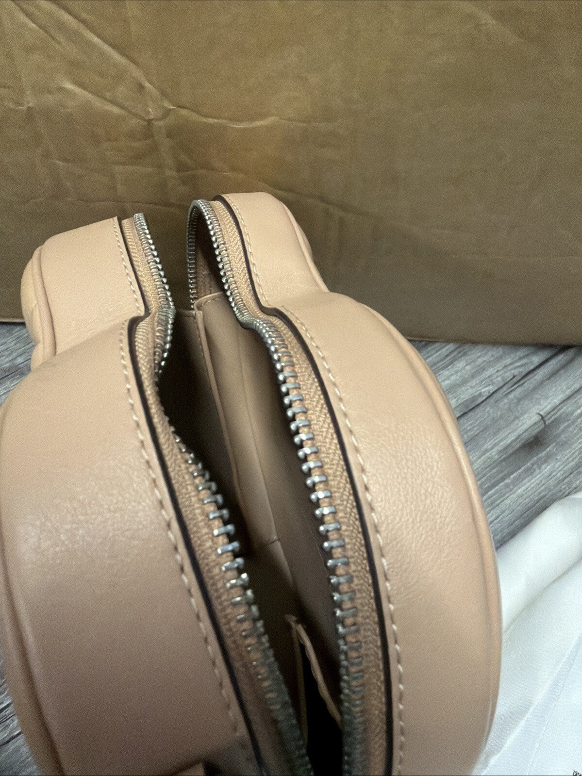 BNWT Coach Quilted Leather Heart Crossbody Bag In Buff/Beige Ltd Edition