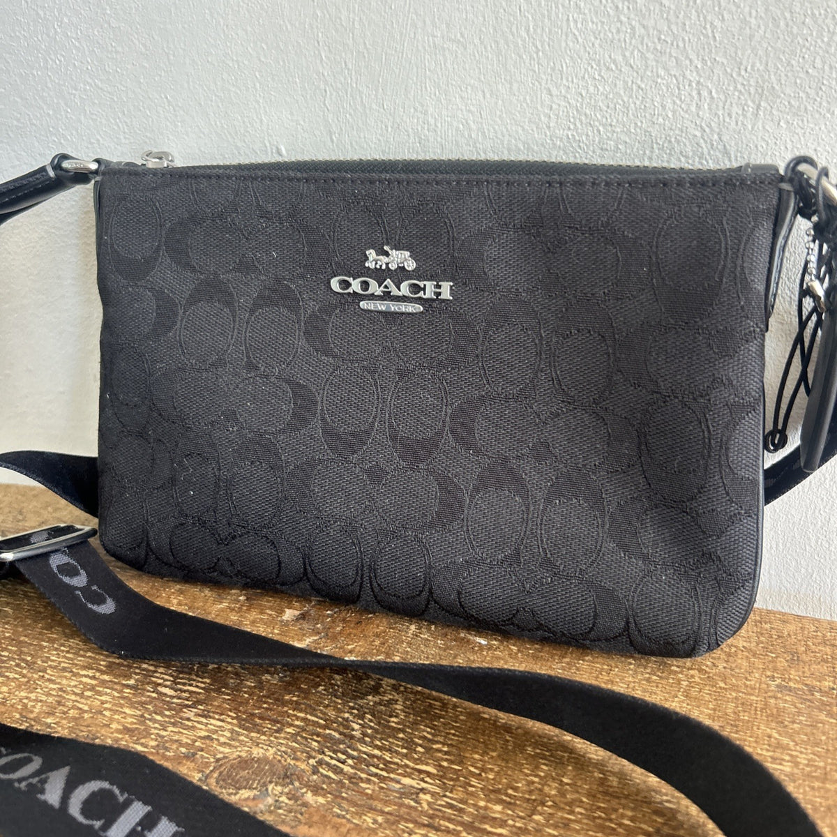 418 Coach Pace Crossbody BNWOT in Black Signature Jacquard
