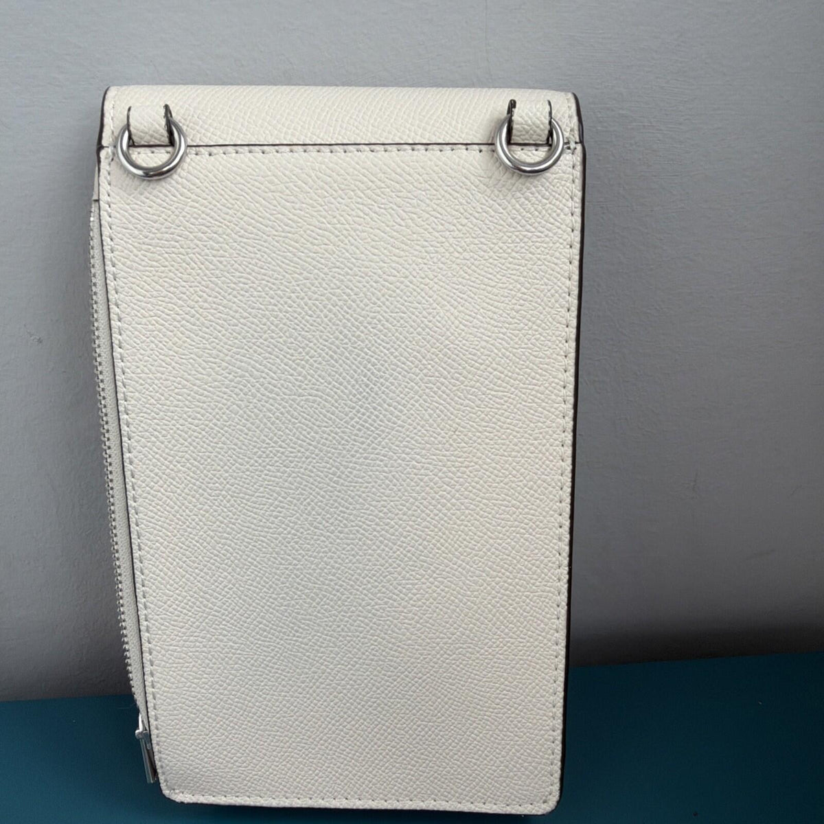 341 Coach Crossbody Phone Bag North/South Chalk Cross grain Leather BNWT