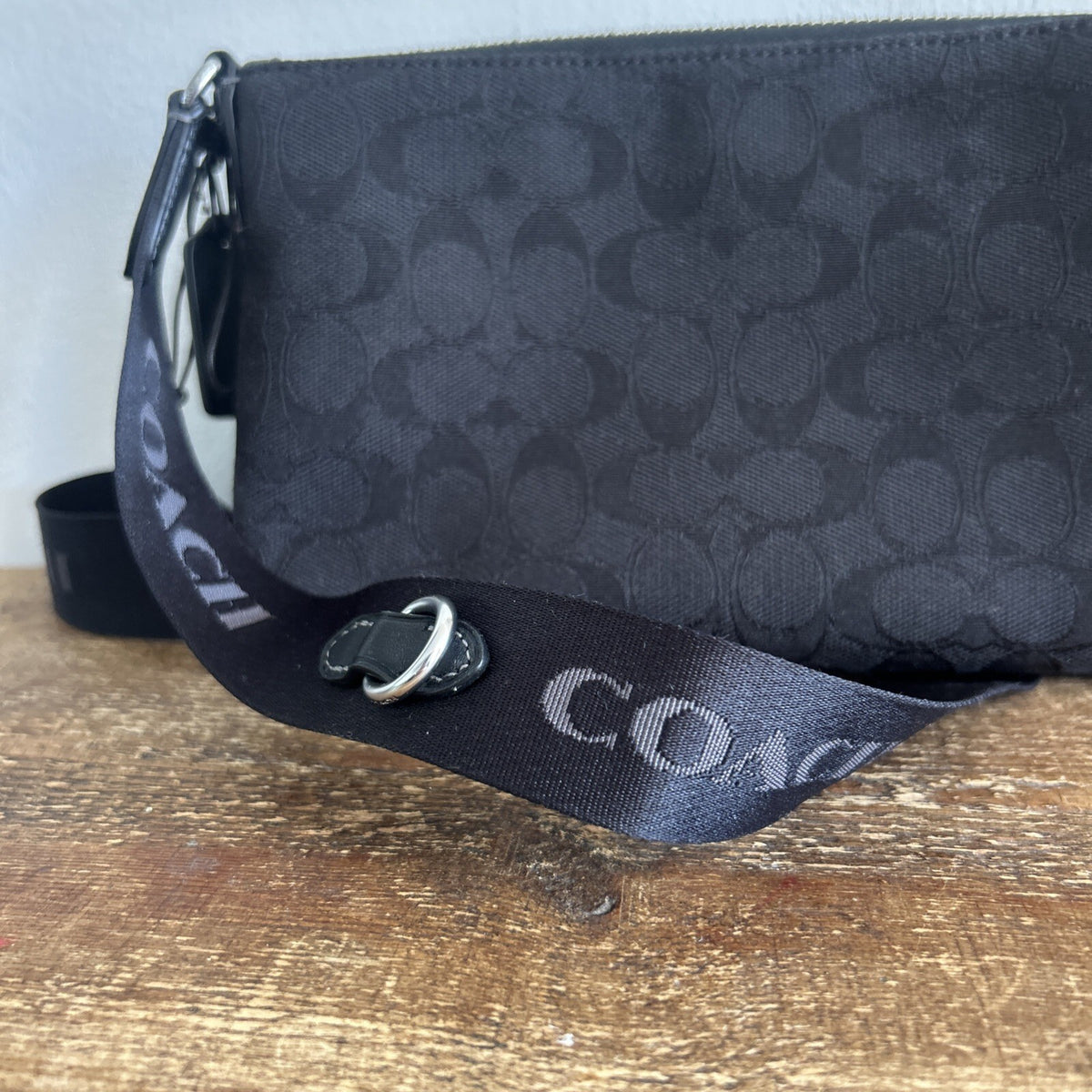 418 Coach Pace Crossbody BNWOT in Black Signature Jacquard