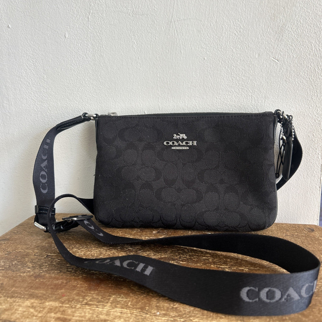 418 Coach Pace Crossbody BNWOT in Black Signature Jacquard