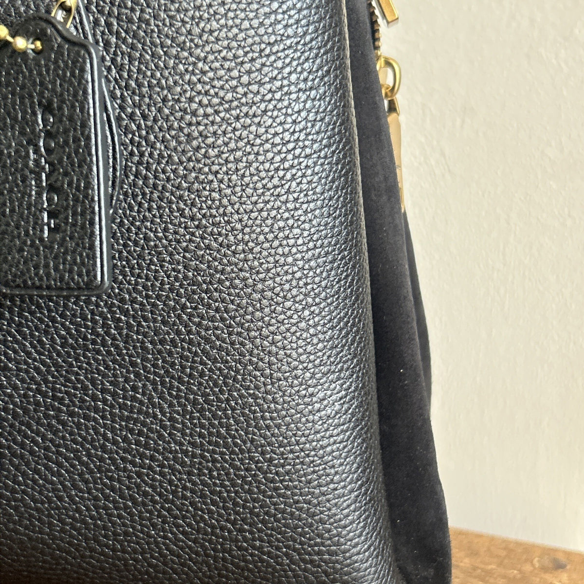 419 Coach Lora Carryall BNWOT in Black