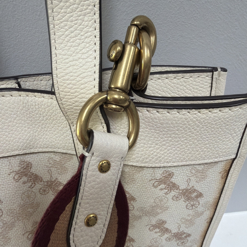 COACH C3866 Field Tote 22 With Horse And Carriage Print Chalk BNWT
