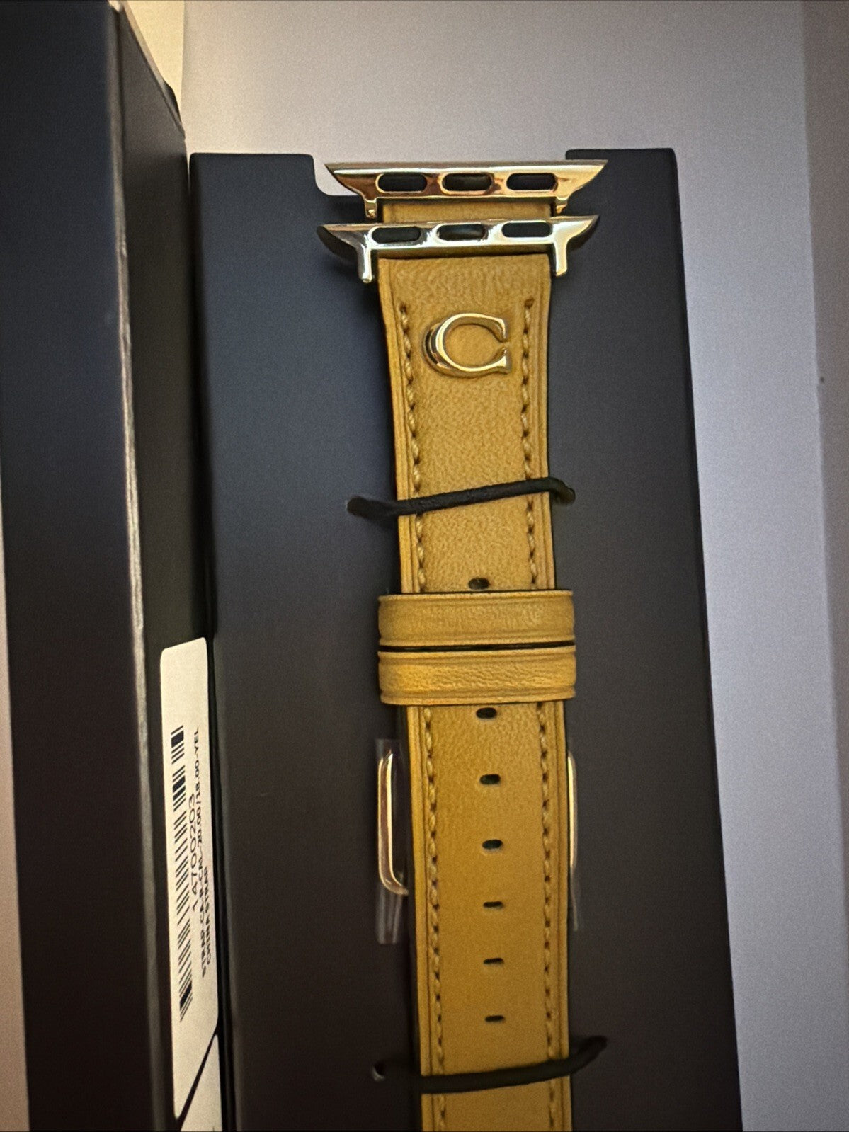 Coach Apple Watch Band Women's Smartwatch Mustard Leather Strap 38/40mm BNIB