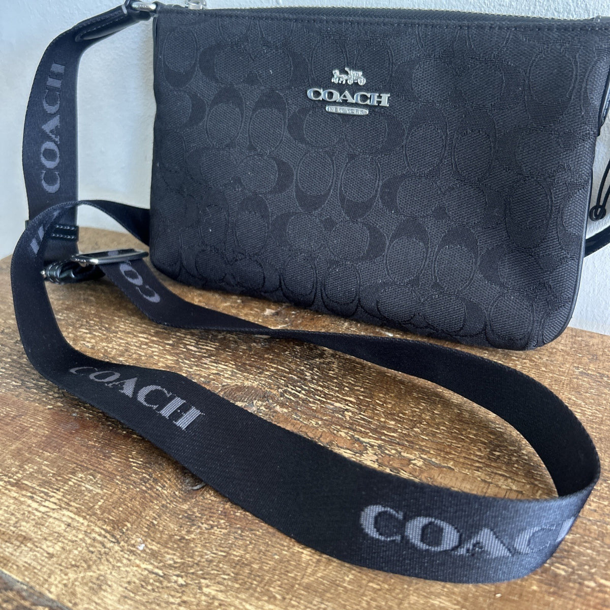 418 Coach Pace Crossbody BNWOT in Black Signature Jacquard