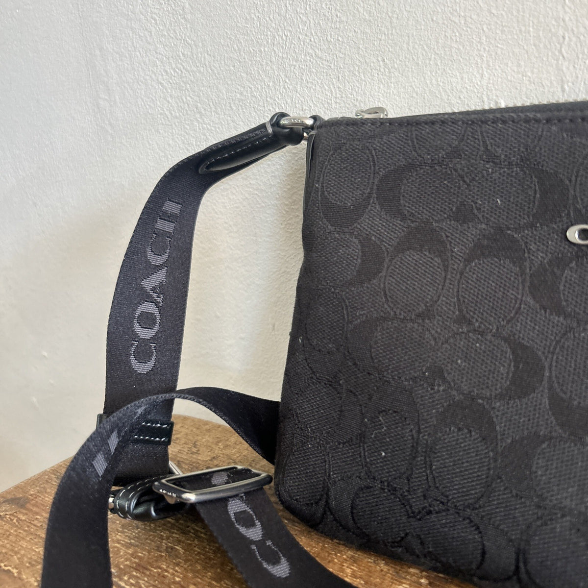 418 Coach Pace Crossbody BNWOT in Black Signature Jacquard