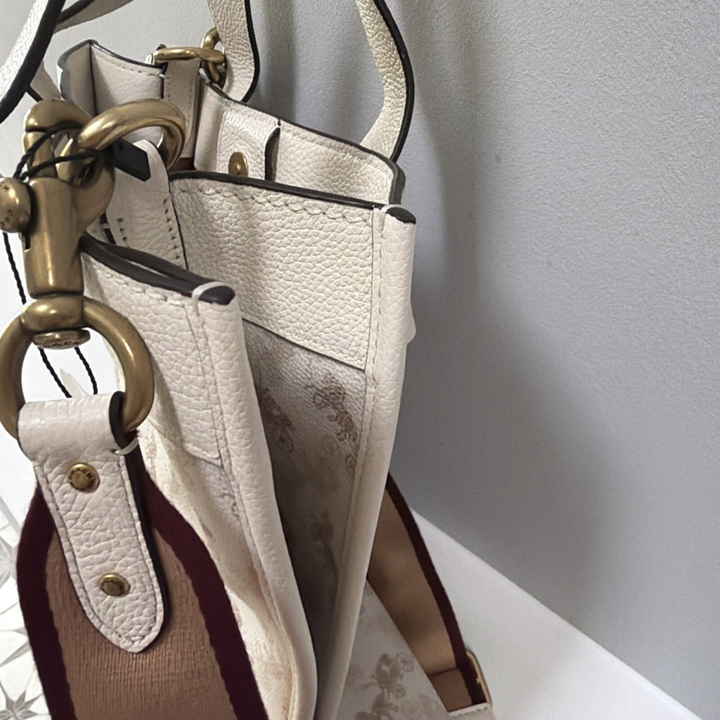 COACH C3866 Field Tote 22 With Horse And Carriage Print Chalk BNWT