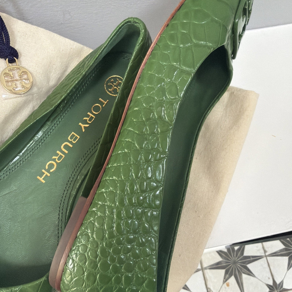 Tory Burch Georgia Ballet Flats Green Croc Embossed Leather Square Toe 4.5 New