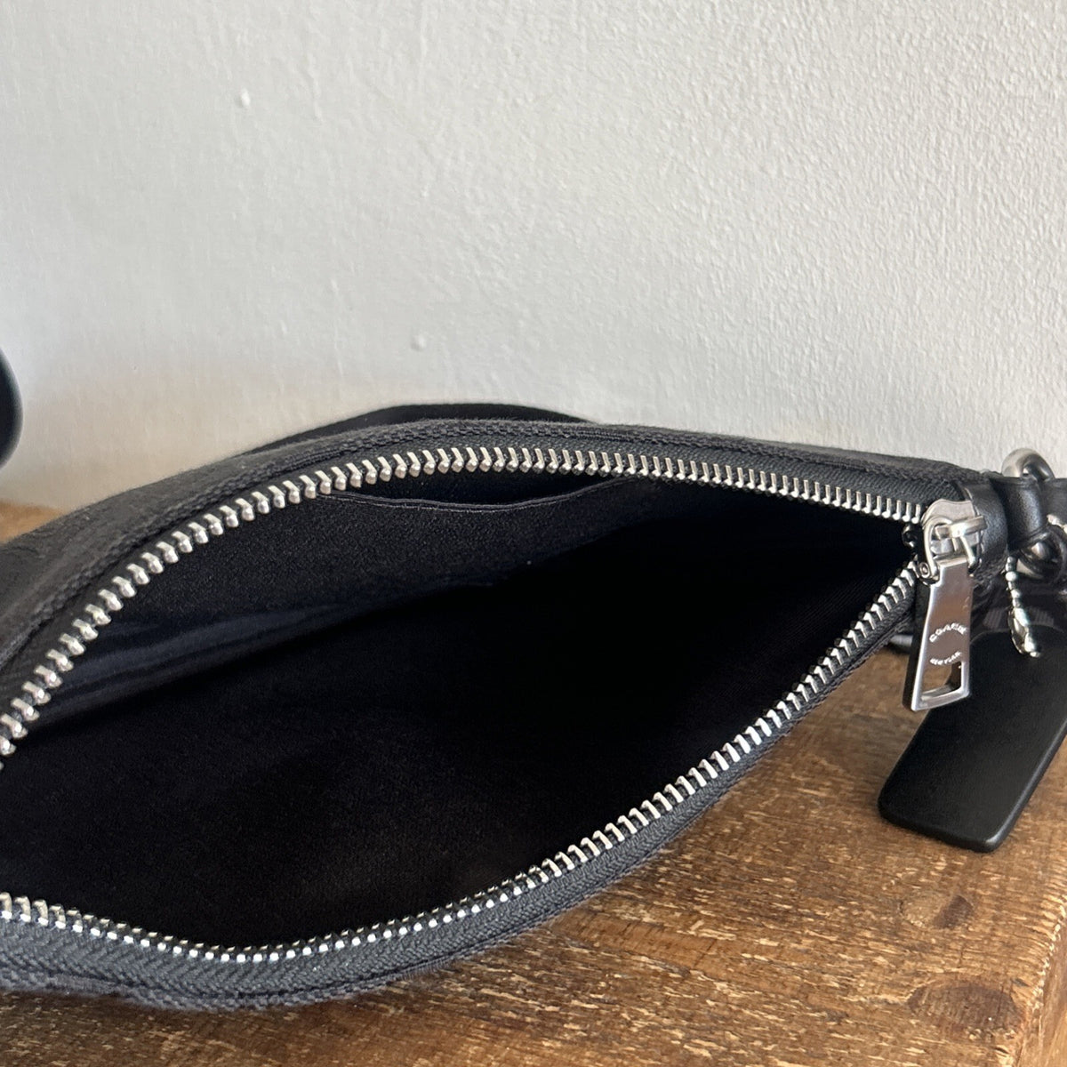 418 Coach Pace Crossbody BNWOT in Black Signature Jacquard