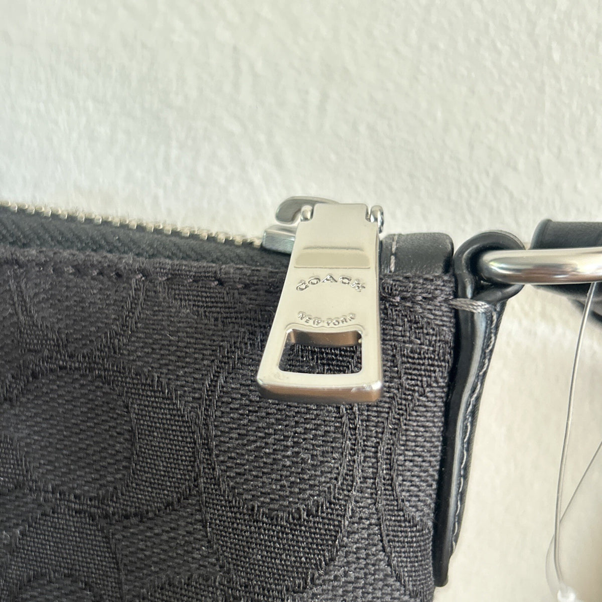 418 Coach Pace Crossbody BNWOT in Black Signature Jacquard